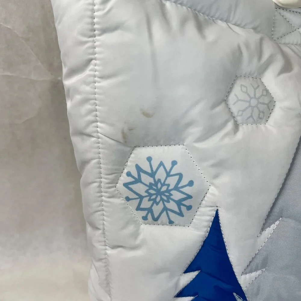 Disney Winter Tote Bag Featuring Minnie Mouse & Chip n Dale Quilted white blue